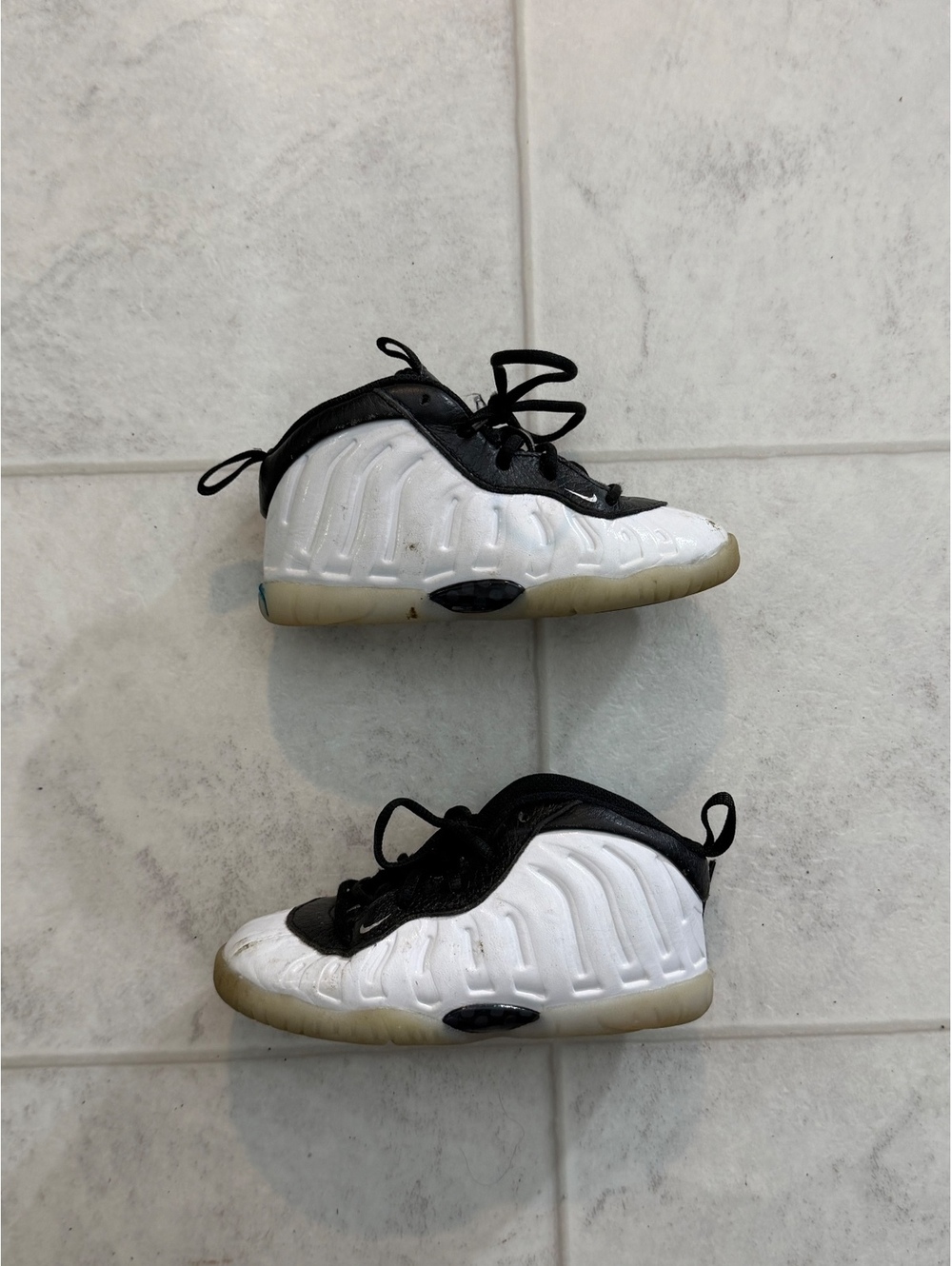 Nike white and black basketball shoes